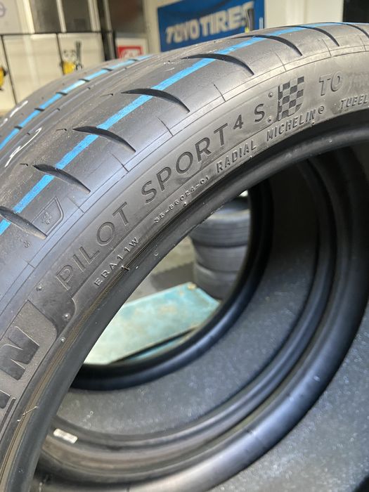 Pneus 235 / 35 R 20 Michelin Pilot Spor 4S TO