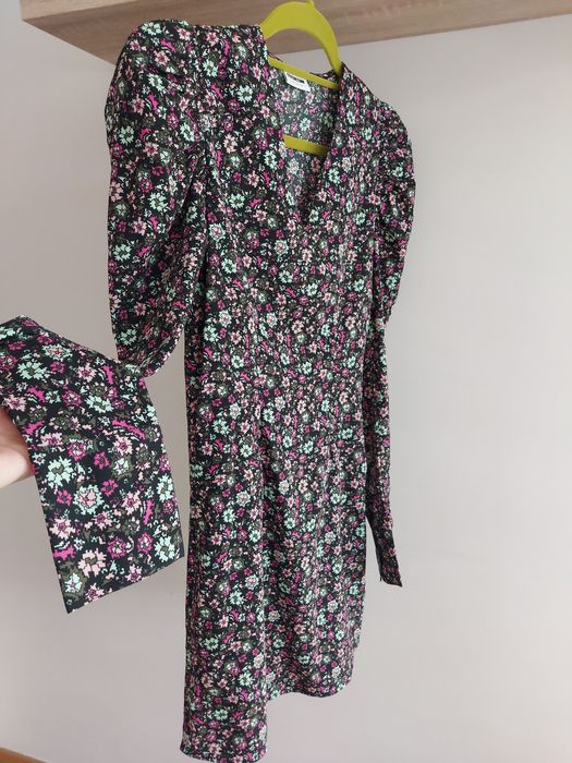 Piękna wyjściowa seksowna kieca. XS Ultrafiolet Świeci