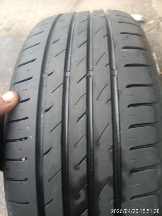 Резина 215/55r17.  2шт по 1000грн + 2шт в подарок