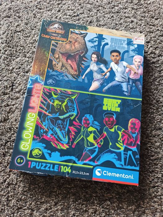 Glow-in-the-Dark Puzzle with 104 Pieces