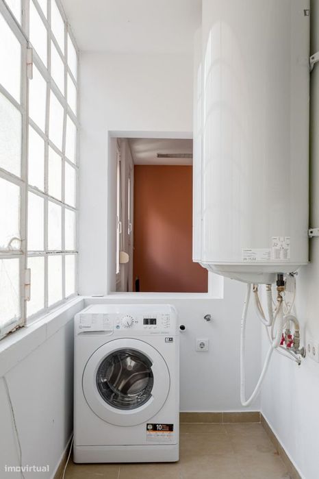 Quarto - localizado em Picoas Lisbon