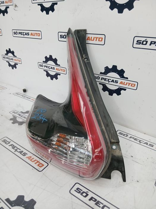 FAROLIM ESQUERDO CINZA NISSAN JUKE (F15) 1.2DIG-T ANO: 2015