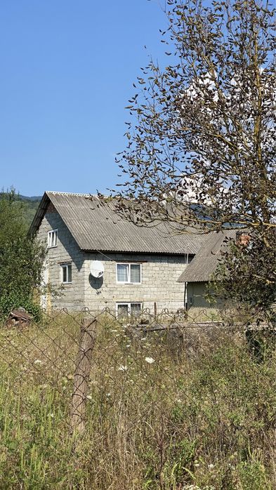 Будинок в селі Чорноголова