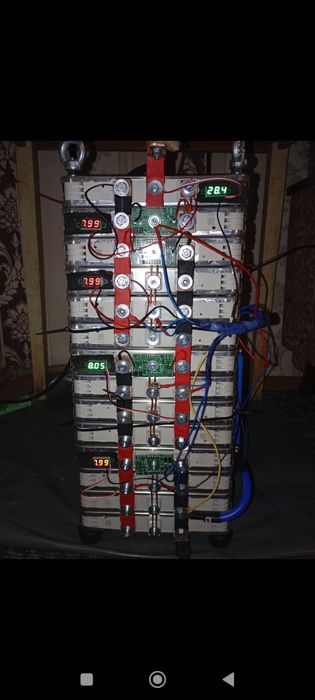 Акумулятор для збереження электроєнергії , для гібридного інвертора .