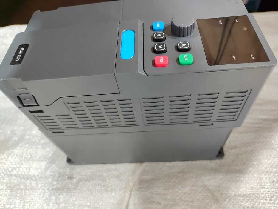 11кВт (вхід/вихід -3 фази 380В) 25А, 600Гц (ЧАСТОТНИЙ ПРЕОБРАЗОВАТЕЛЬ)