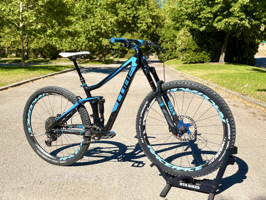 RESERVADA Cube Carbono 29”