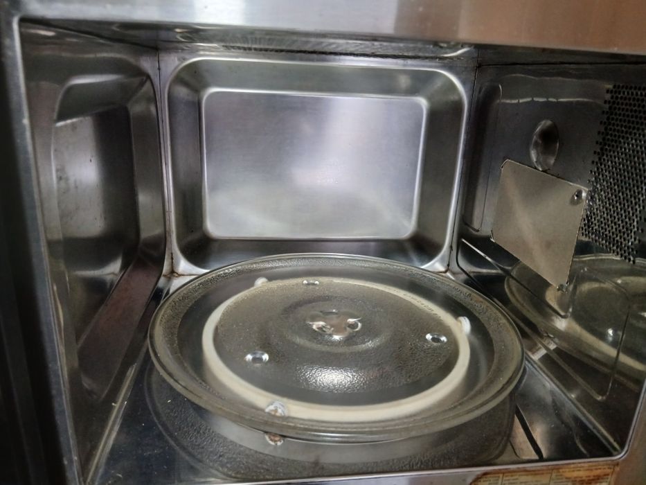 Микроволновка Bush,Рабочая