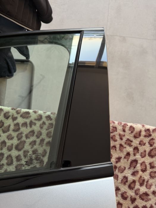 Listwa połysk lewa przód drzwi Peugeot 208 II 2019->