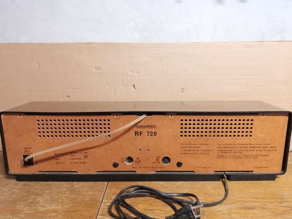 Radio GRUNDIG RF720 vintage