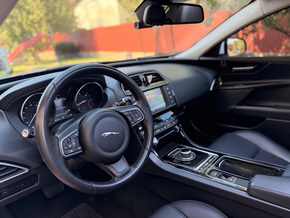 Jaguar XE 2.0 D