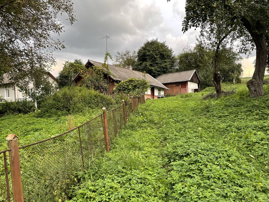 Старий будинок із земельною ділянкою 50 арів