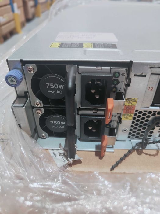 IBM System x3630 M4 2× Xeon E5-2407 96GB RAM 2×SSD 250GB