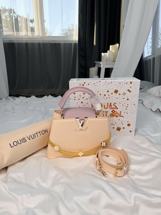 Сумка Louis Vuitton Capucines Cream / Blush Pink