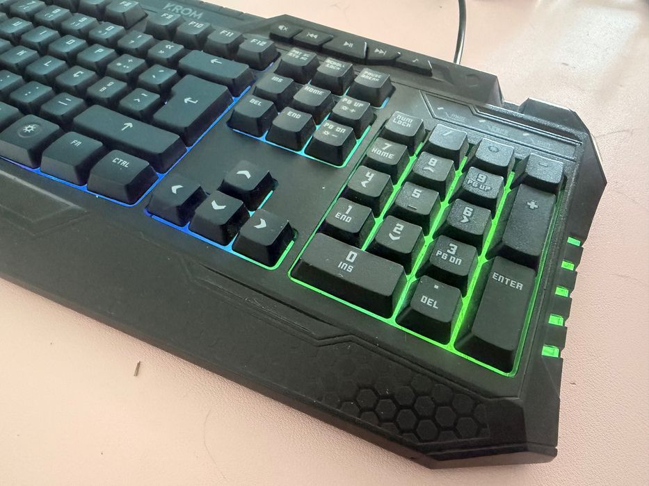 Teclado Gaming Krom Kritic KR217 RGB USB