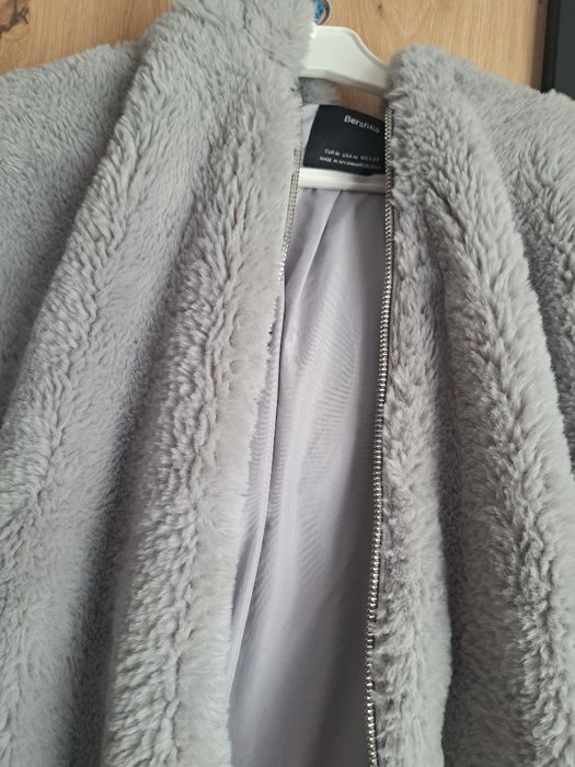 Kurtka futerko bershka M