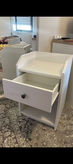 Mesa cabeceira de cama Ikeia como novo