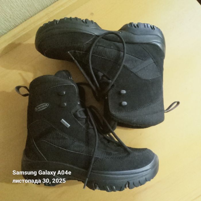 Трекінгові жіночі черевики LOWA, 37р