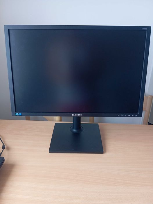 Монітор 24" Samsung S24E650 (PLS / 1920x1200 / Pivot / DisplayPort, DVI, VGA)