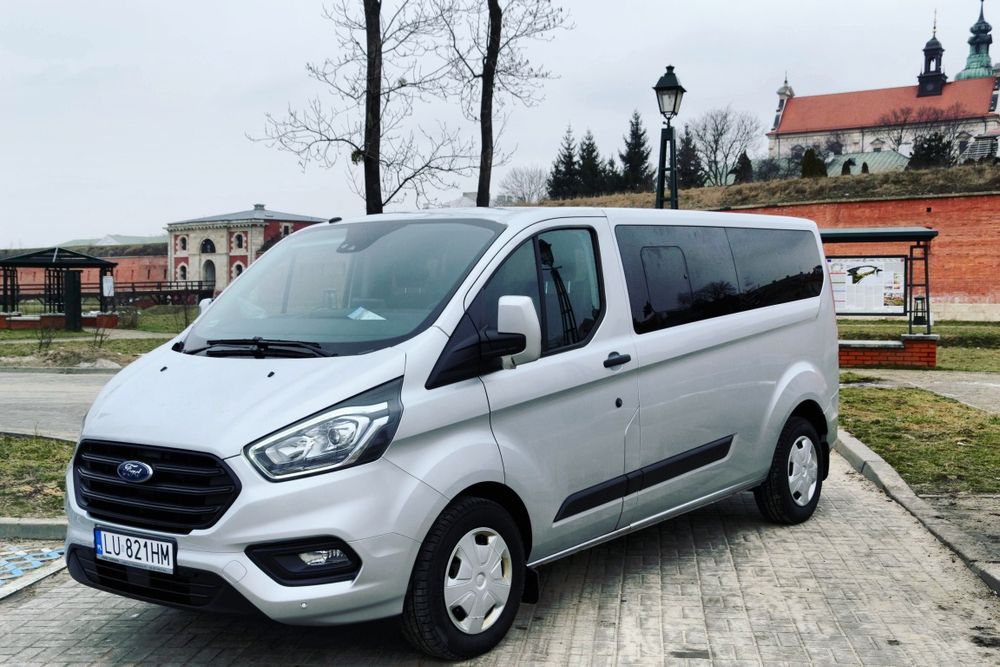 Wynajem Busa 9 osobowego