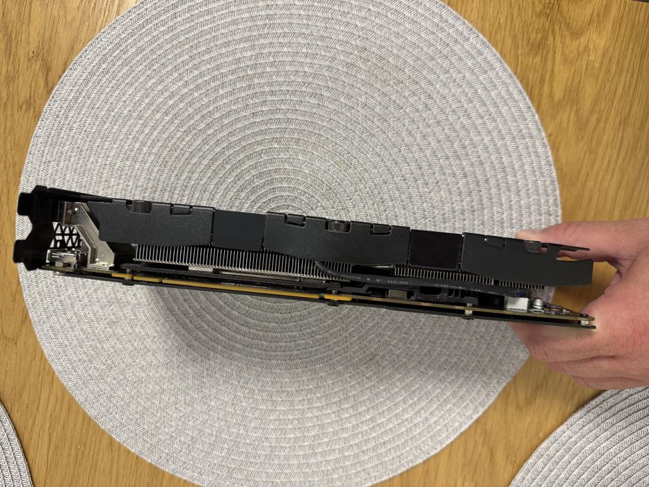 Inno3D GeForce GTX 1070 Ti X2 HerculeZ 8 ГБ GDDR5