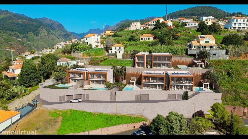 Terreno de Excelência | 3 Terrenos com Licença de Construção Emitida |
