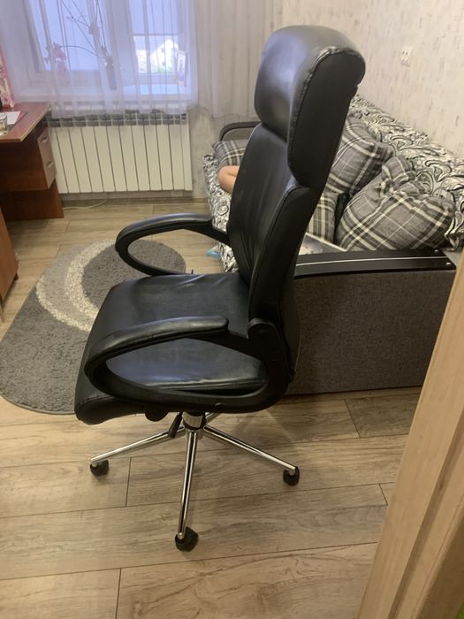 Офісне крісло нове