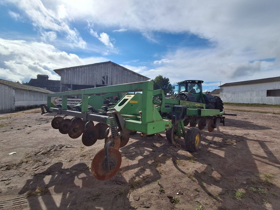 Глибокорозрохлювач John Deere 2700