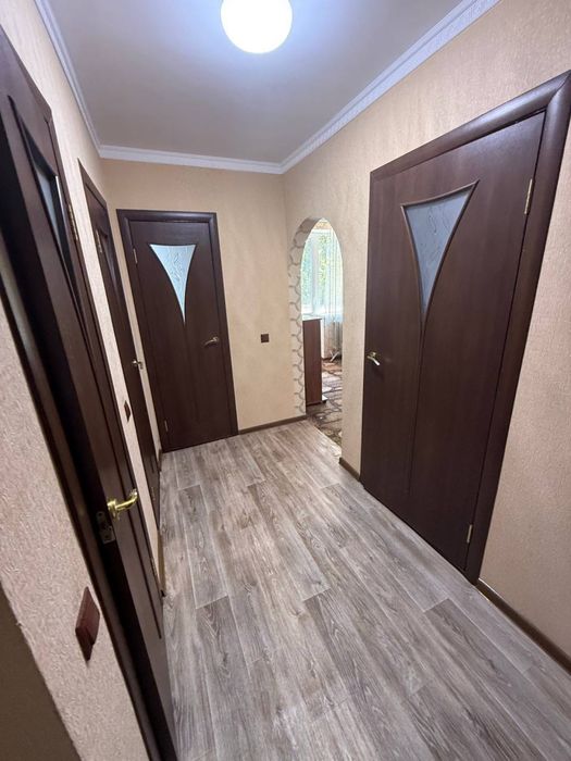 Продається затишна 2-кімнатна квартира у центрі Апостолове!