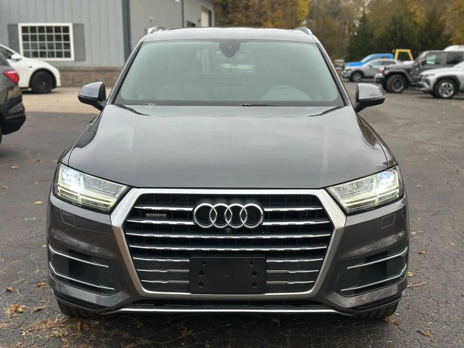 Audi Q7 2019 Premium Plus — большой премиум для семьи и путешествий