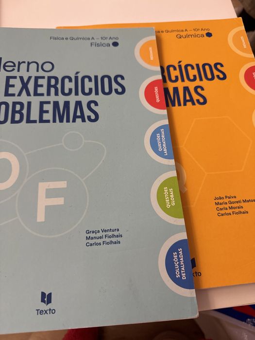 dois livros de exercicios exame fisica e quimica
