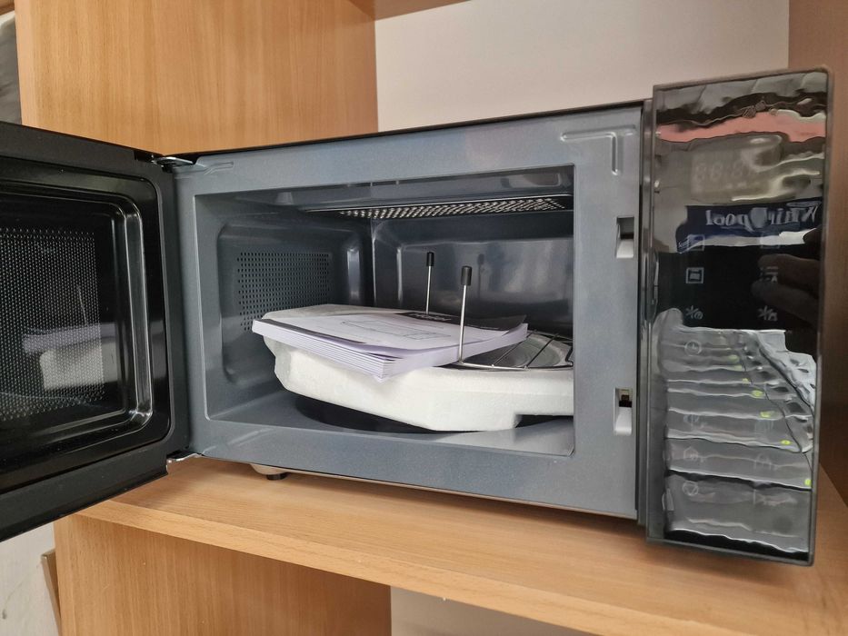Kuchenka mikrofalowa Haier ID Touch Seria 2 HAMGI20S2STB Grill