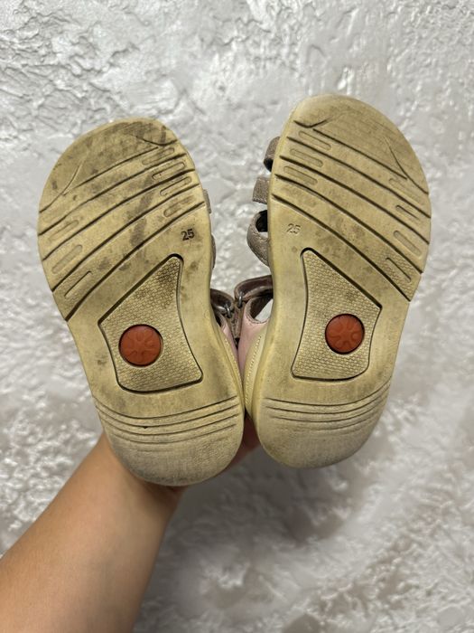 Босоножки 25 размер Biomecanics на девочку