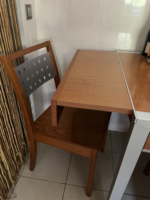 Móveis mesa madeira cerejeira c/ 4 cadeiras