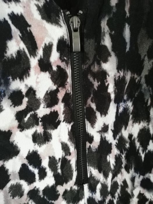 Vestido tigresa, tam. M. Portes incluídos.