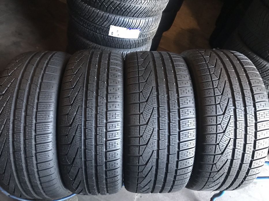 275/35/20+245/40/20 R20 Pirelli SottoZero 240 RSC 4шт зима