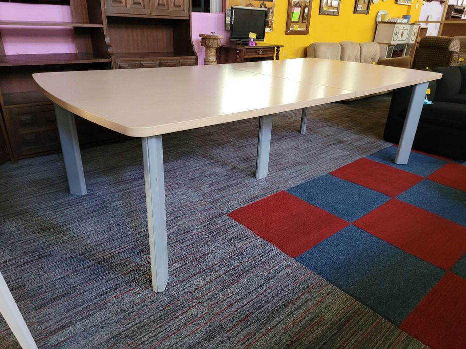 Meeting Table - Excellent Condition64584264368259121