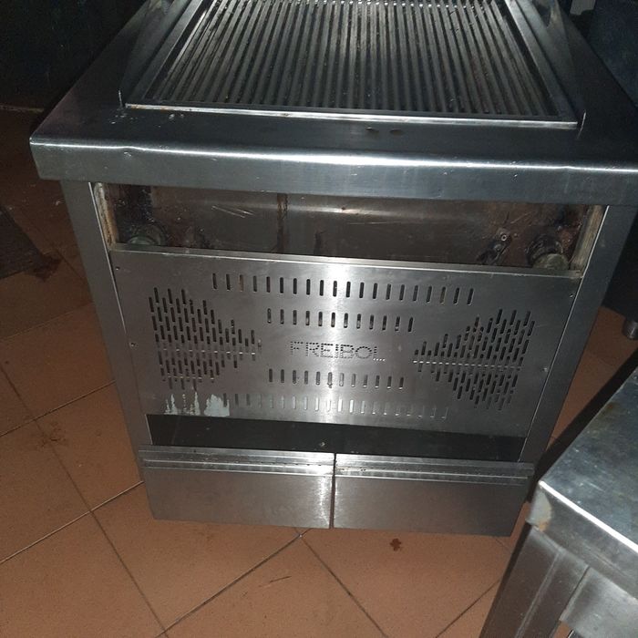 Grelhador a gás em bom estado