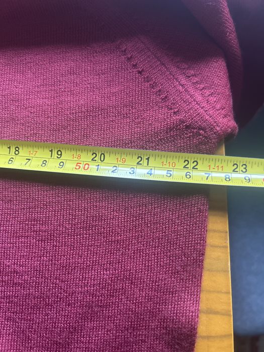 Sweter wełniany w serek FSO