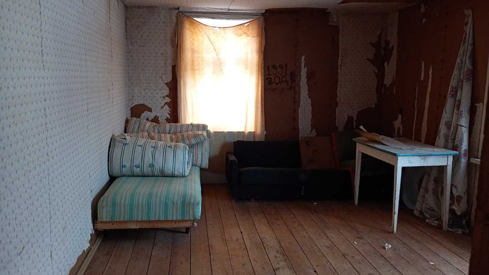 Дача поруч з лісом !