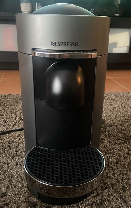 DELONGHI Nespresso Vertuo Plus ENV150.B Preto