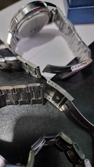 Męski zegarek na rękę  z paskiem ze stali nierdzewnej 2 sztuki