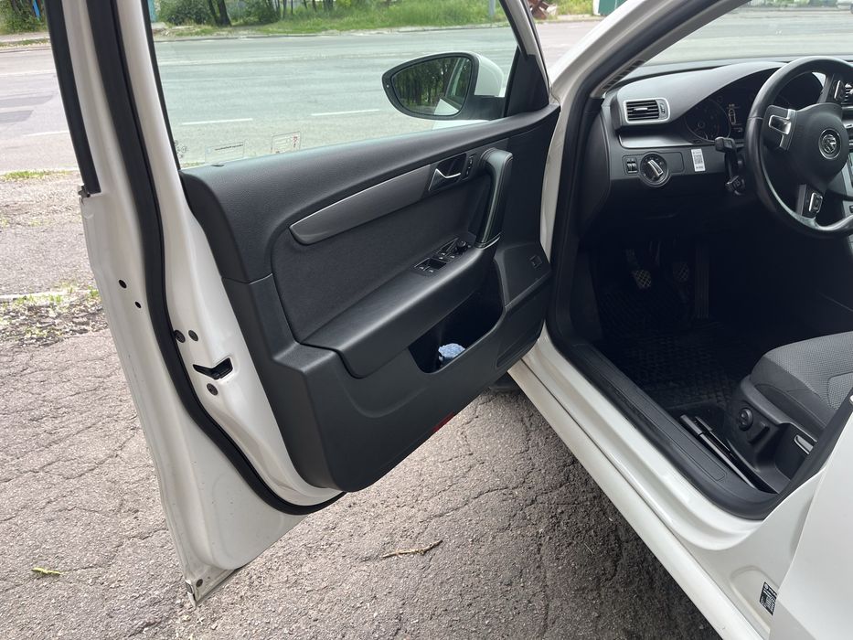 Volkswagen Passat 2012 VIN WVWZZZ3CZCE145841 фото оголошення 18 з 24
