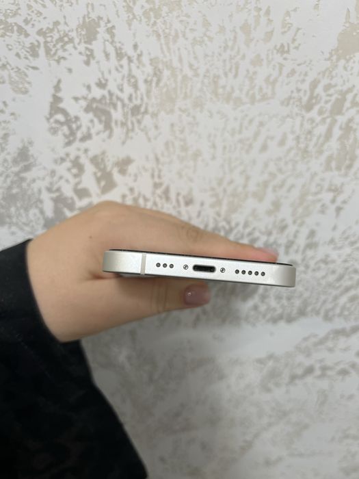 Продам iPhone 13 256 GB White