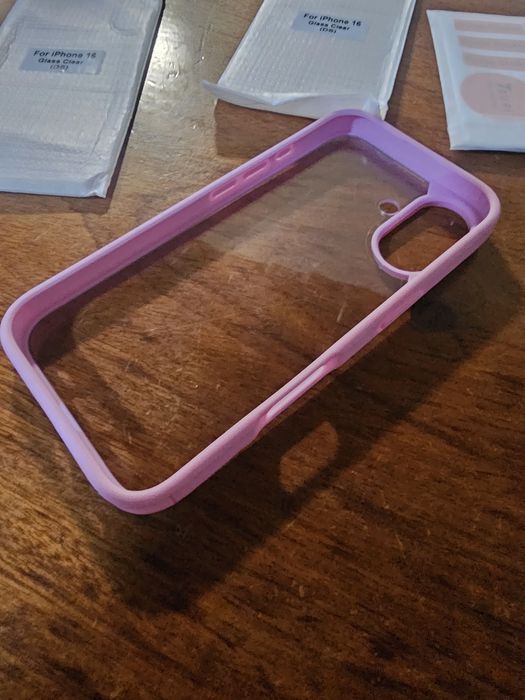 Vendo capa para iPhone 16 com duas películas de vidro