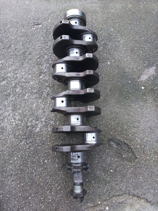 Продам колінчастий вал.коленвал 21213