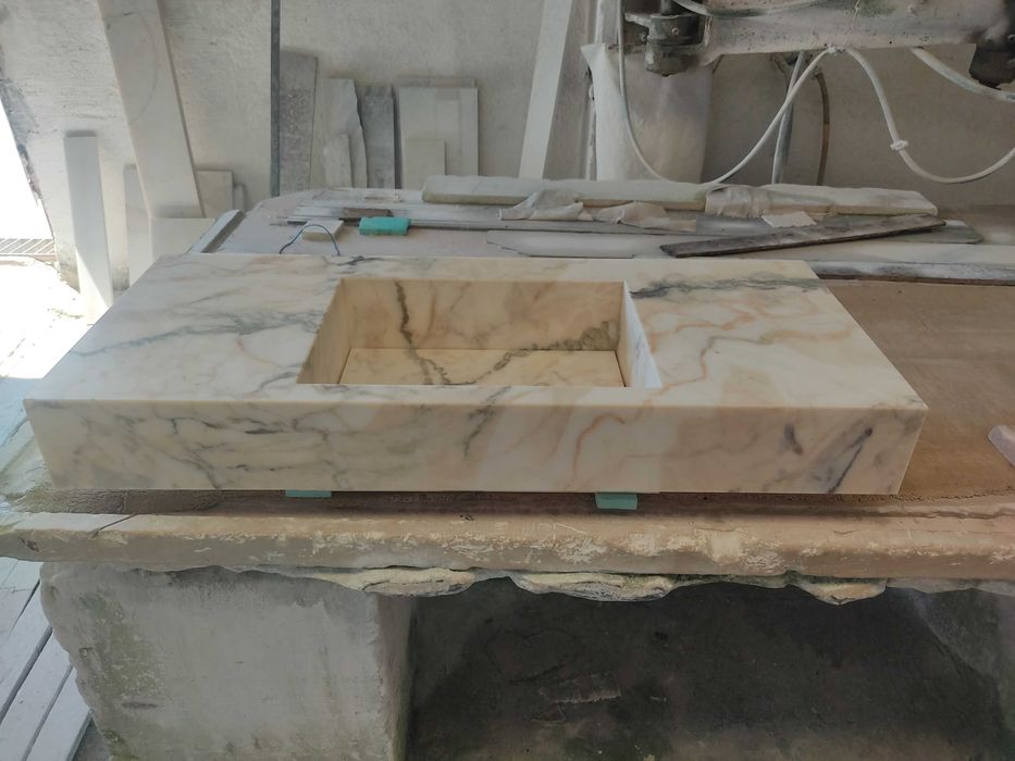 Lavatório em mármore