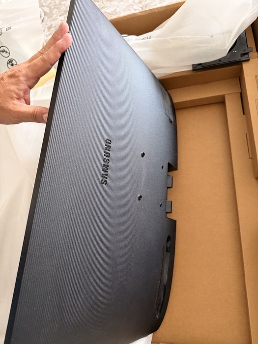 Monitor Samsung 24” IPS Full HD 100Hz FreeSync – Como Novo