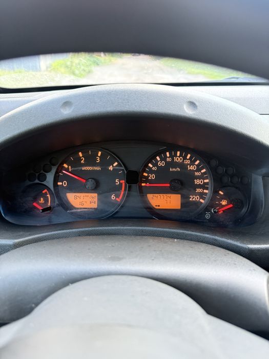 Пикап Nissan Navara D40 авто для ЗСУ