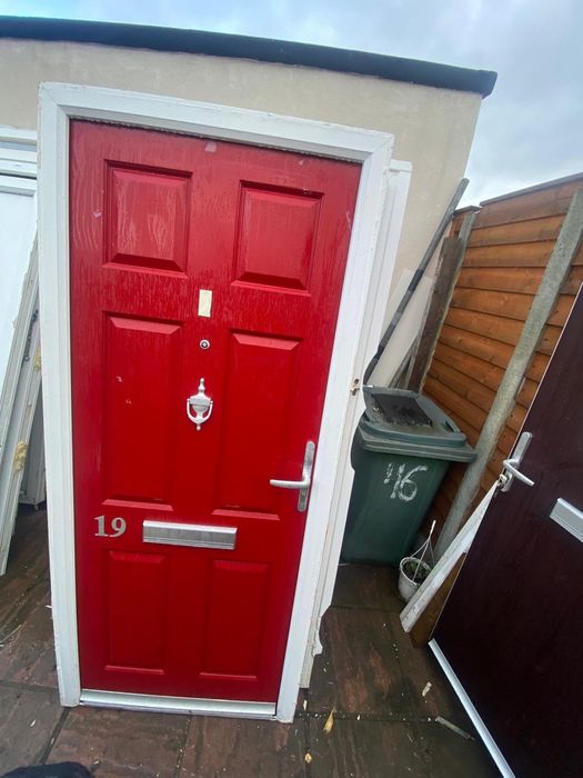 Drzwi zewnetrzne używane