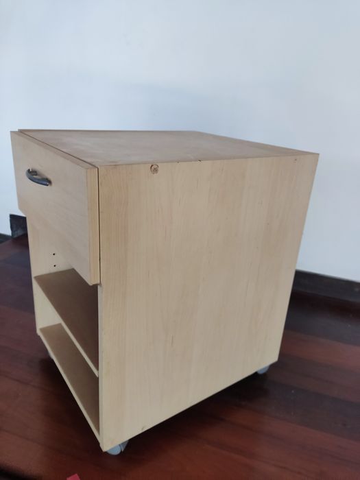 Nightstand/Office Desk with 4 Casters64738618014083124